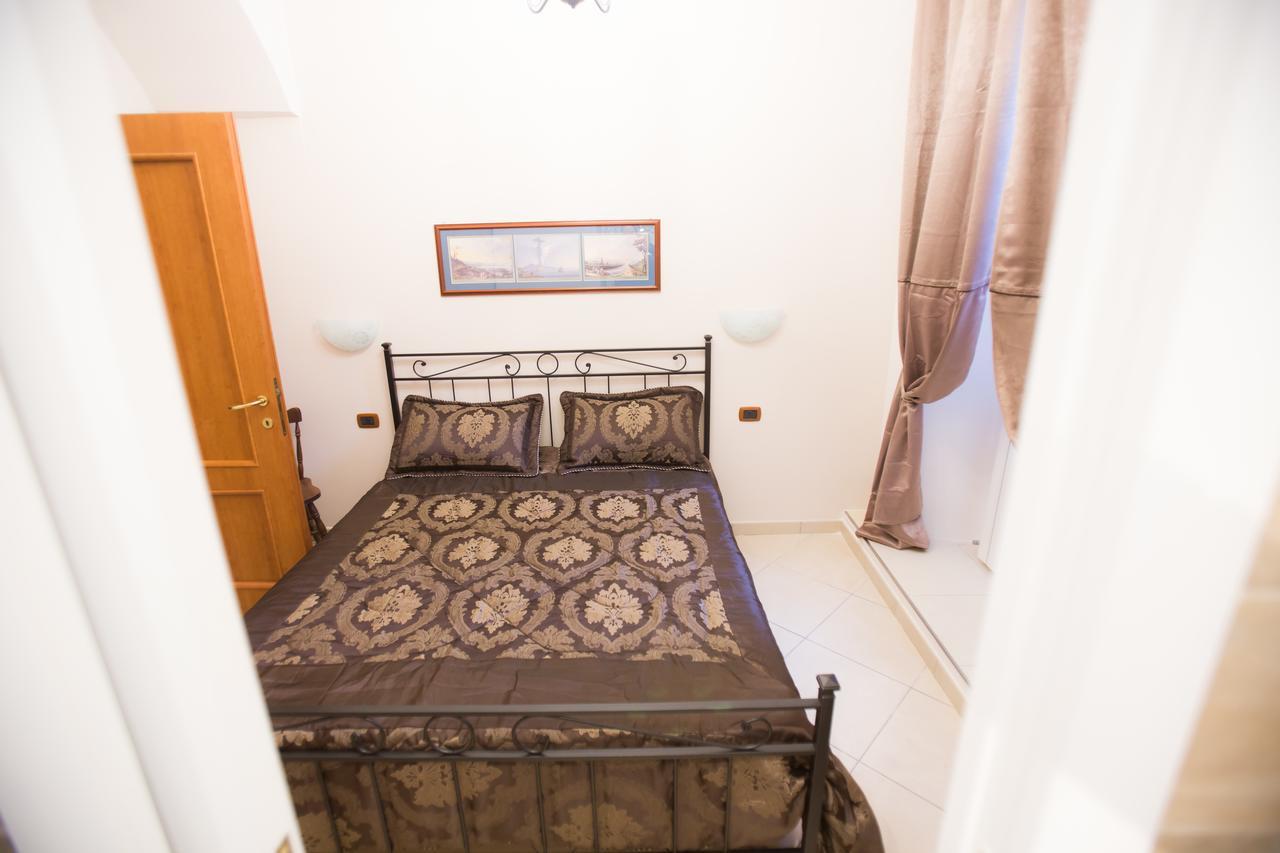 A Casa Di Nonna Giulia Bed & Breakfast Napoli Dış mekan fotoğraf